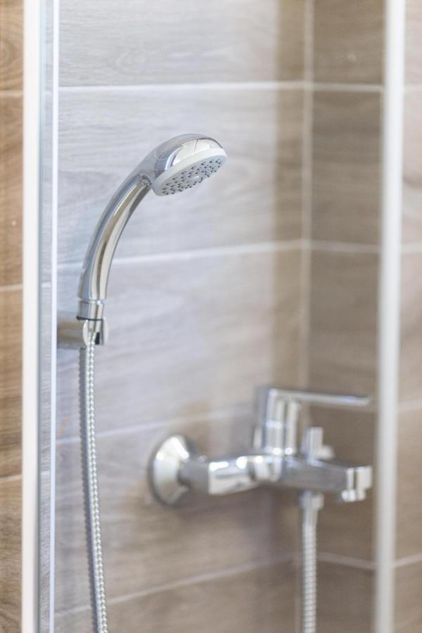 Varkes Suites 2 Nea Moudhania Exteriör bild