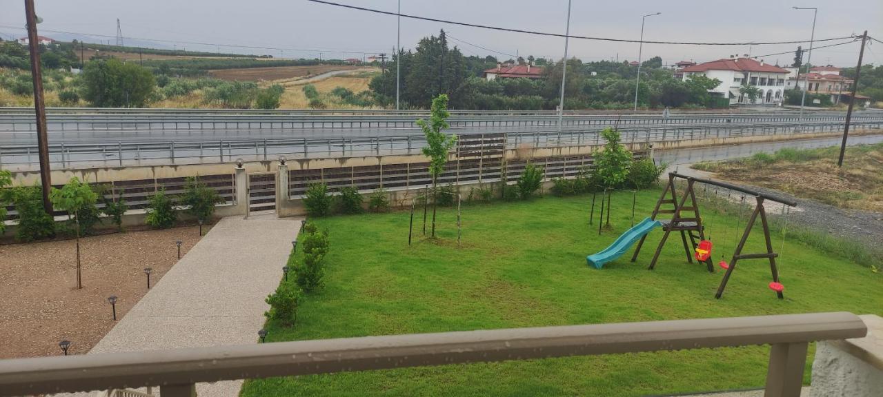Varkes Suites 2 Nea Moudhania Exteriör bild